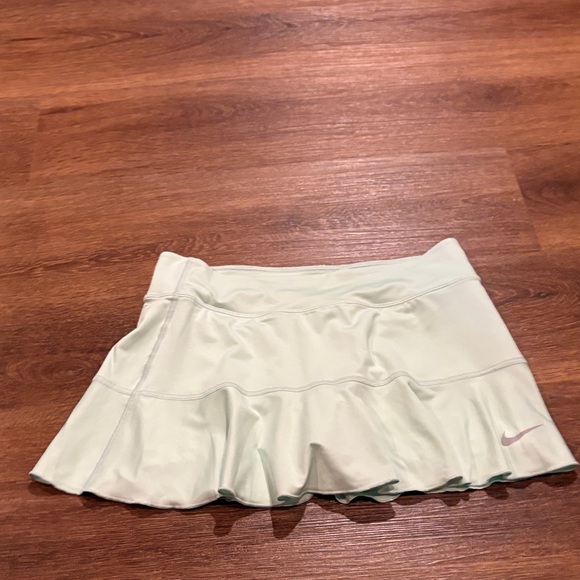 Nike Light Green tennis skirt - Picture 1 of 6